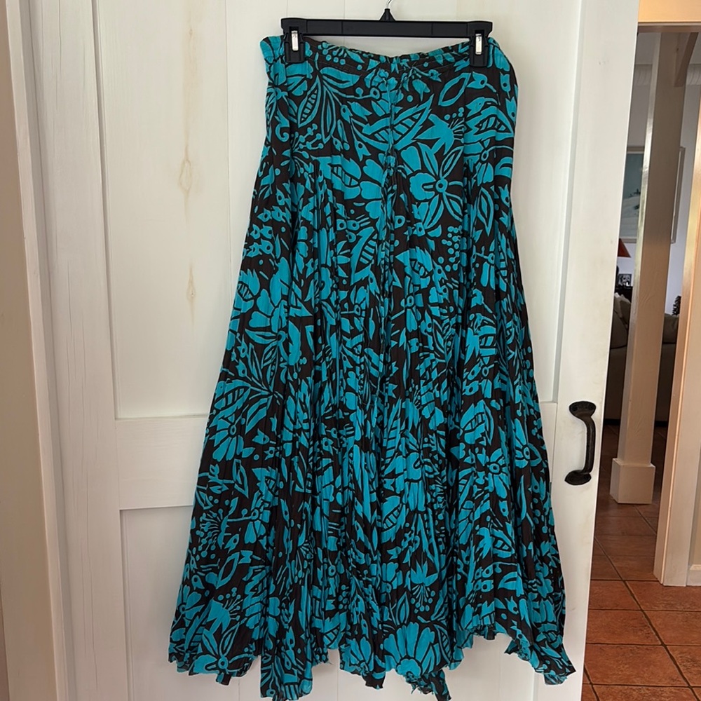 Turquoise /Black Tiered A-Line Maxi Skirt for Resort Wear